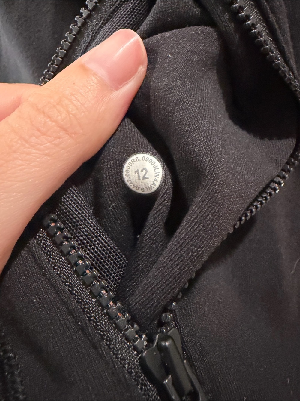 Lululemon - Picture 4 of 5
